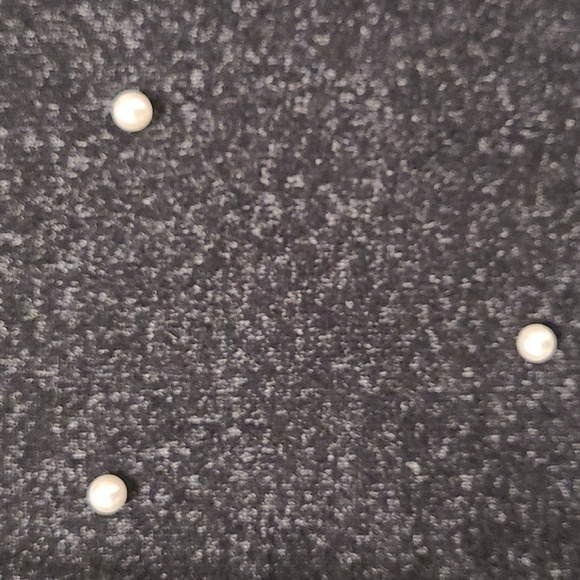 Simply Vera Vera Wang charcoal gray sweater with bell sleeves and pearl decal. - Picture 4 of 7